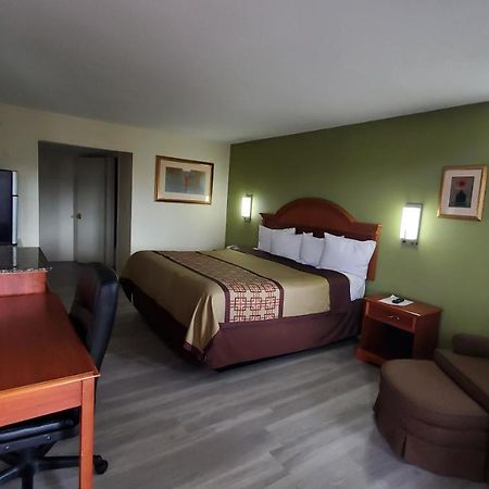 Big Spring Inn Мэдисонвилл Экстерьер фото