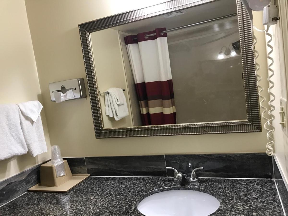 Big Spring Inn Мэдисонвилл Экстерьер фото