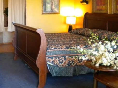 Big Spring Inn Мэдисонвилл Экстерьер фото