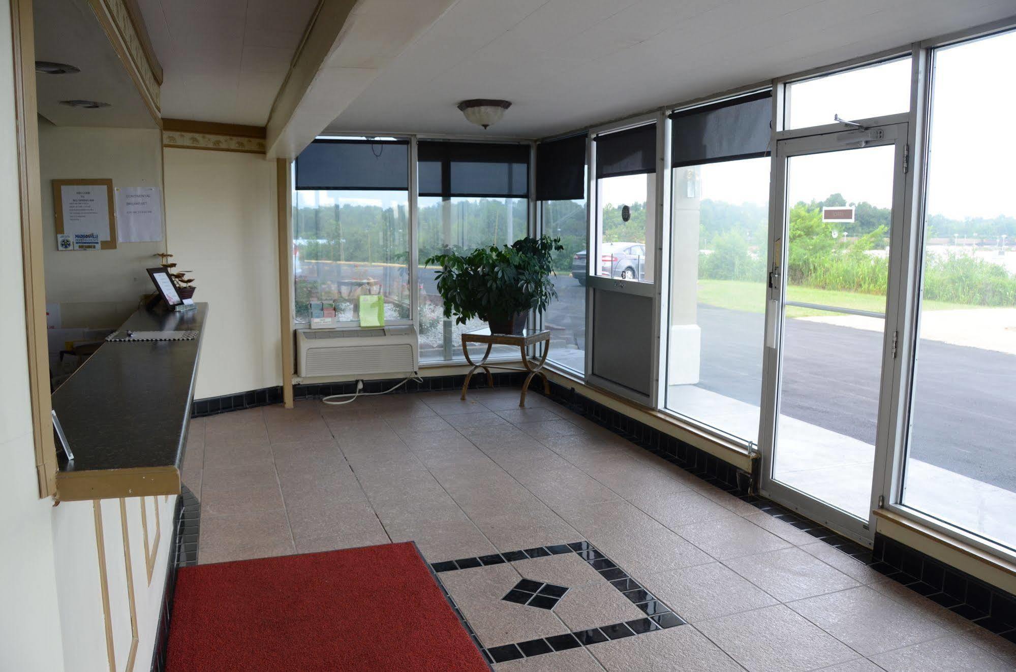 Big Spring Inn Мэдисонвилл Экстерьер фото