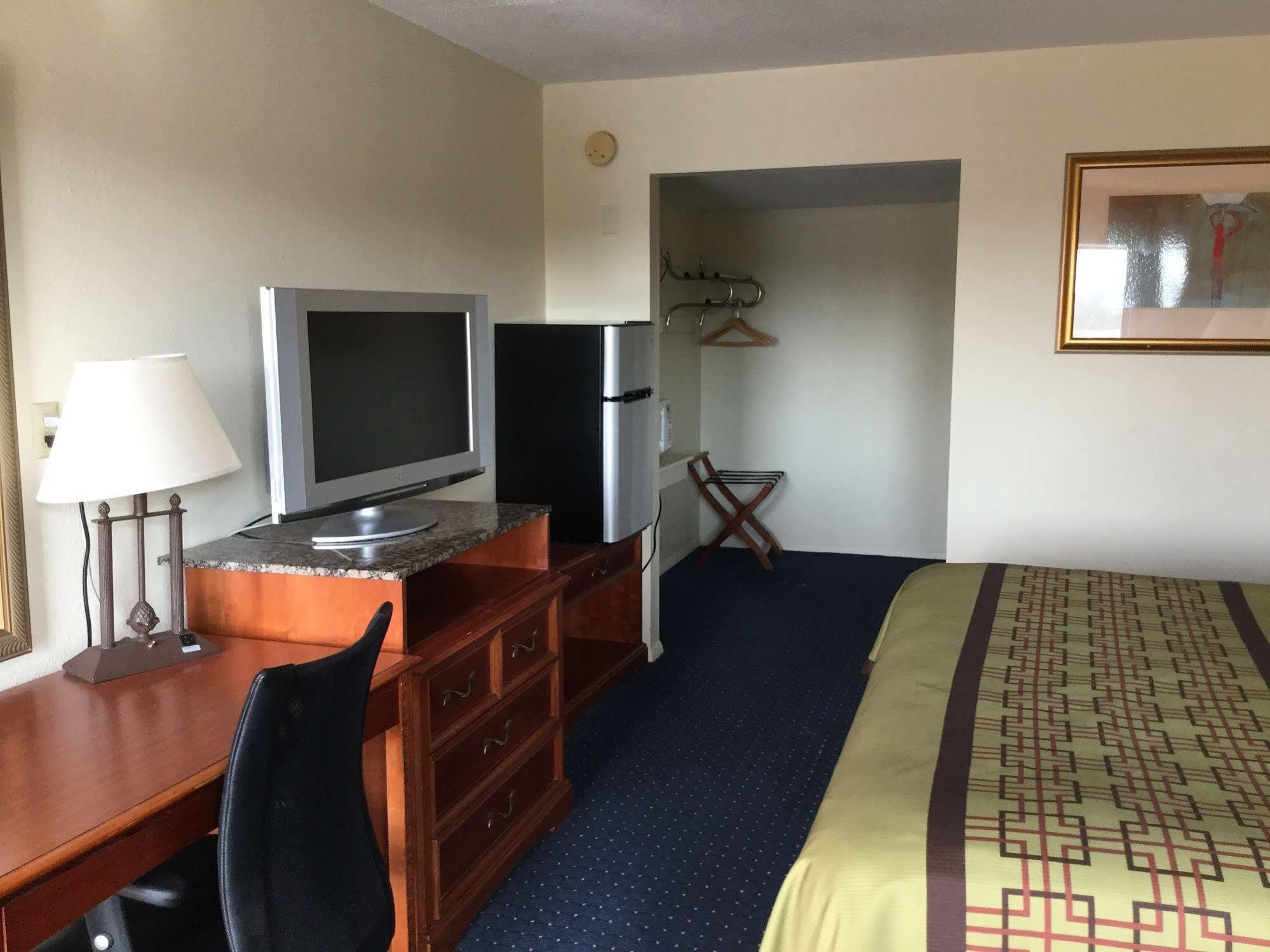Big Spring Inn Мэдисонвилл Экстерьер фото